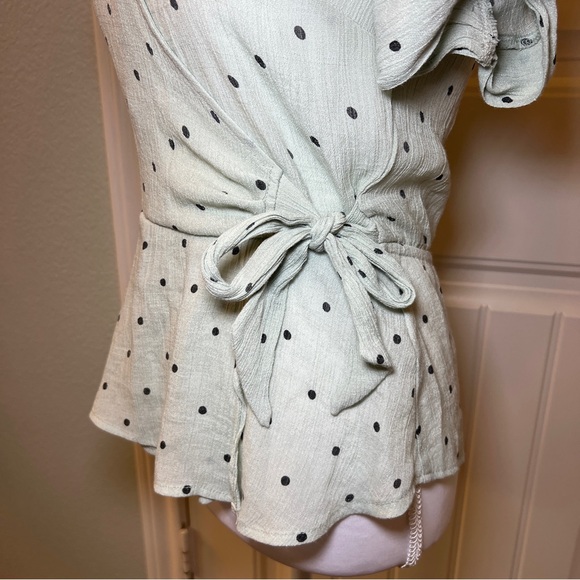 E & M Women’s Chic Mint And Black Polka Dot Wrap Blouse Bow Detail Size Small - Picture 7 of 15